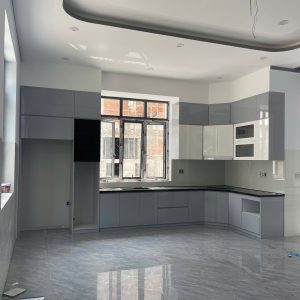 Tủ bếp thùng nhựa đặc 3 lớp cánh acrylic tại bà rịa